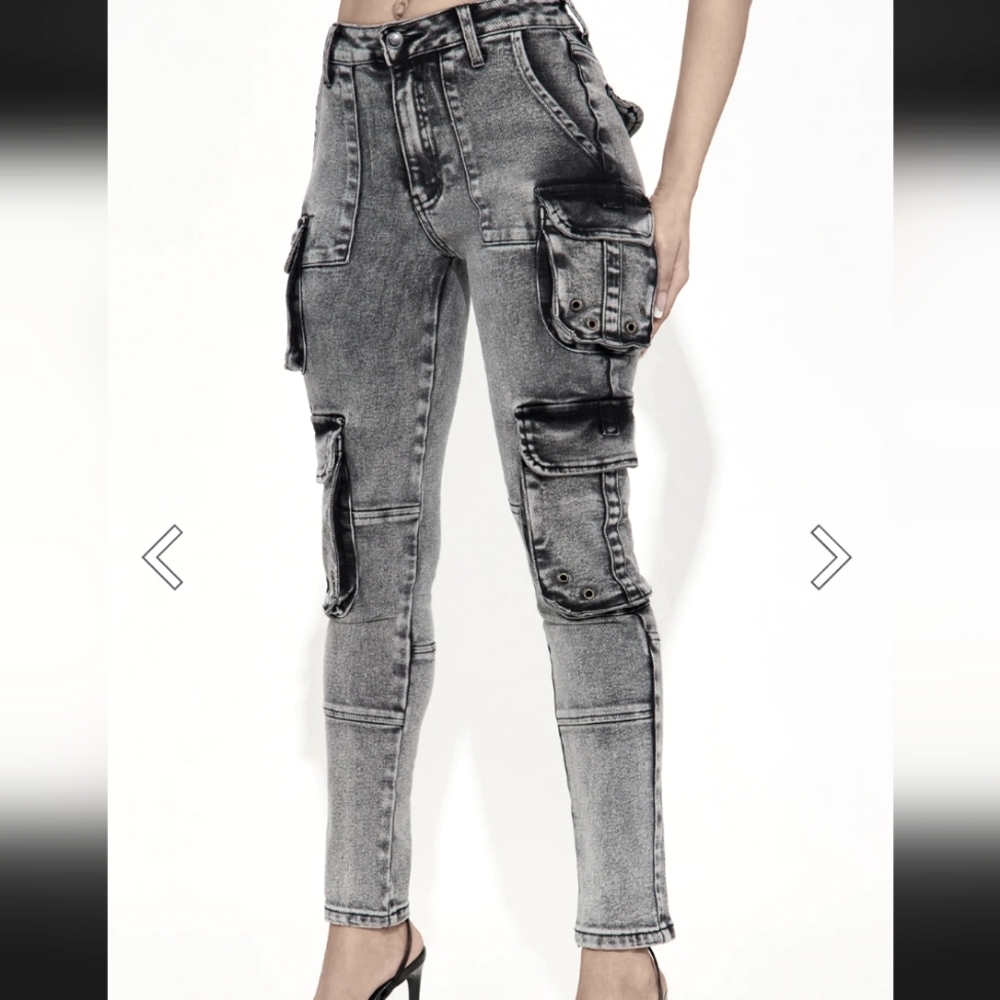 NWOT Cargo Skinnies